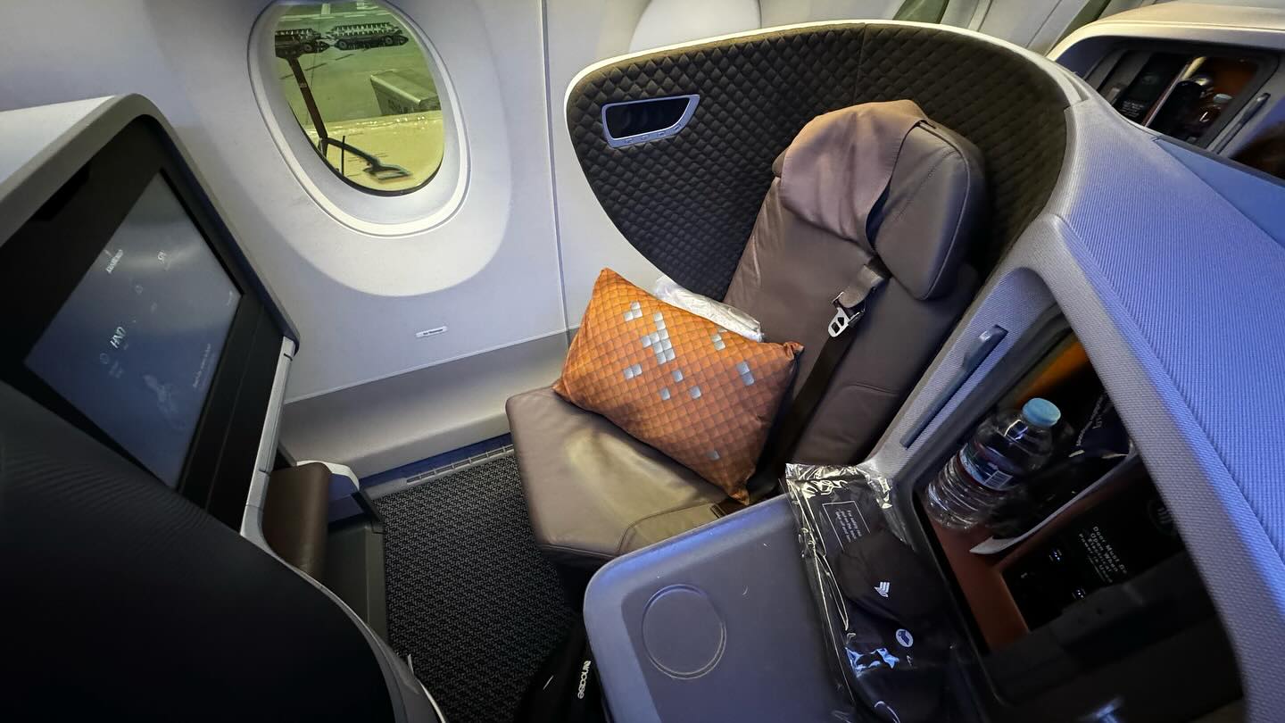 Almost home #singaporeairline #businessclass #airbus350900